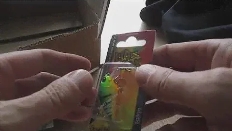 Unboxing посылки c термобельём и парой приманок по заказу Fmagazin